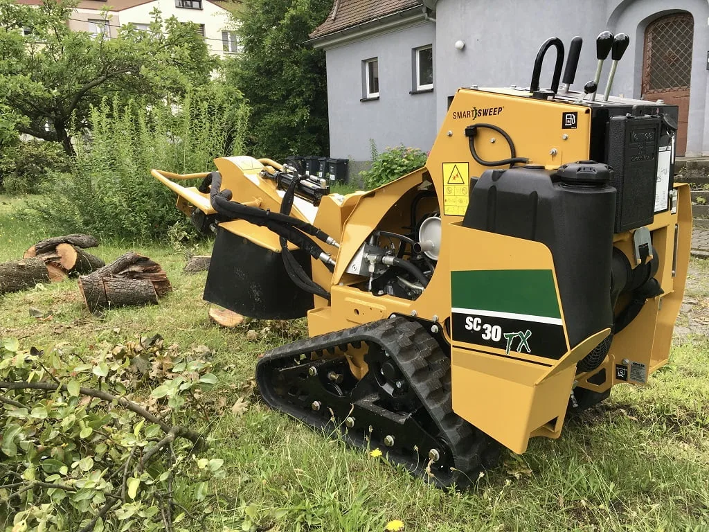 Frezowanie pni czy wyrywanie korzeni. Co wybrać?