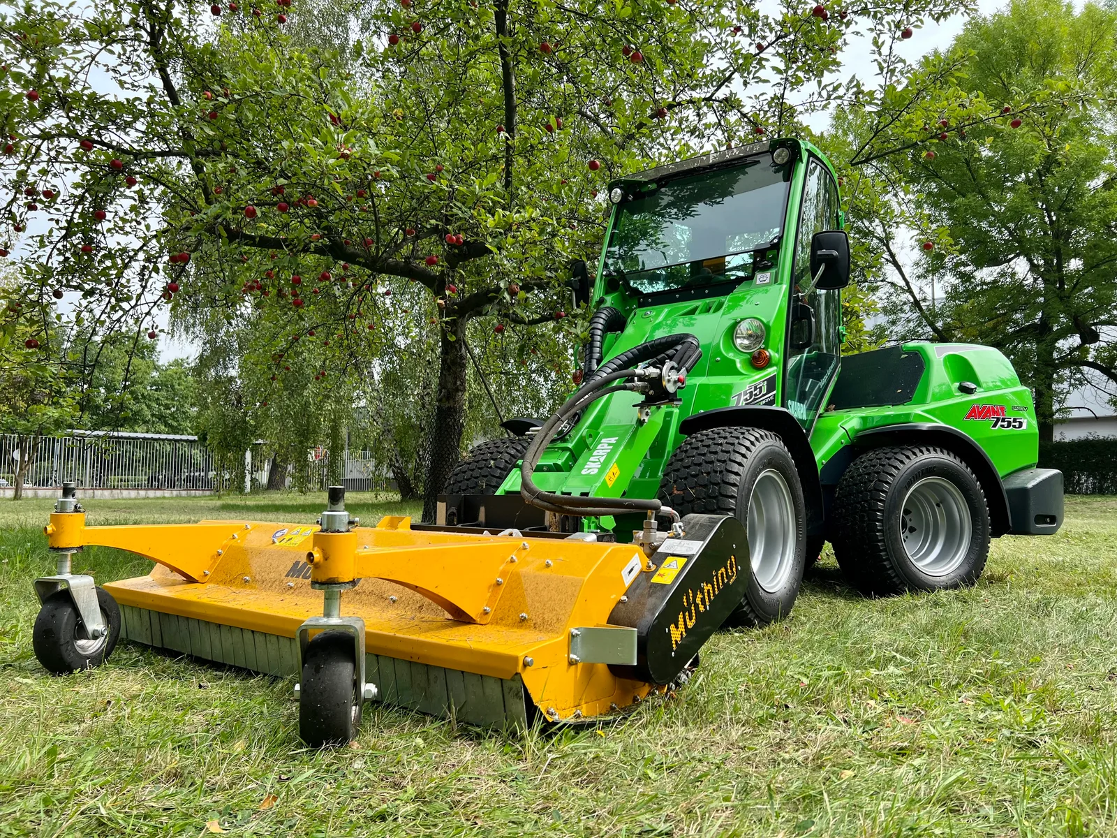AVANT 755i + kosiarka hydrauliczna Muthing MU-FM 160 Hydro